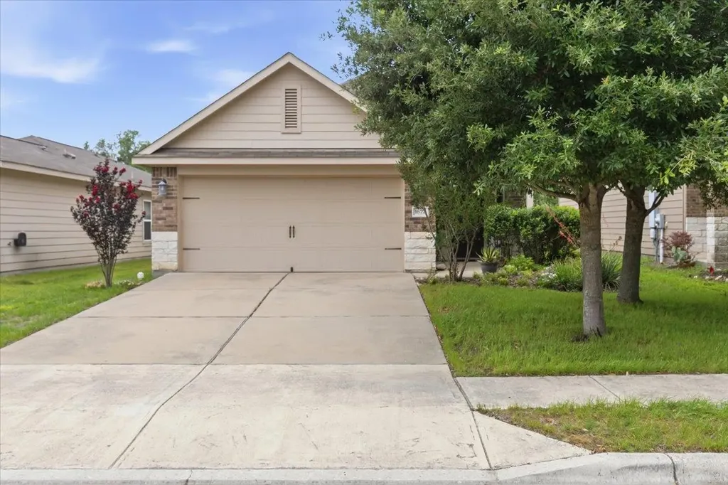 1672 Treeta Trail Kyle TX 78640