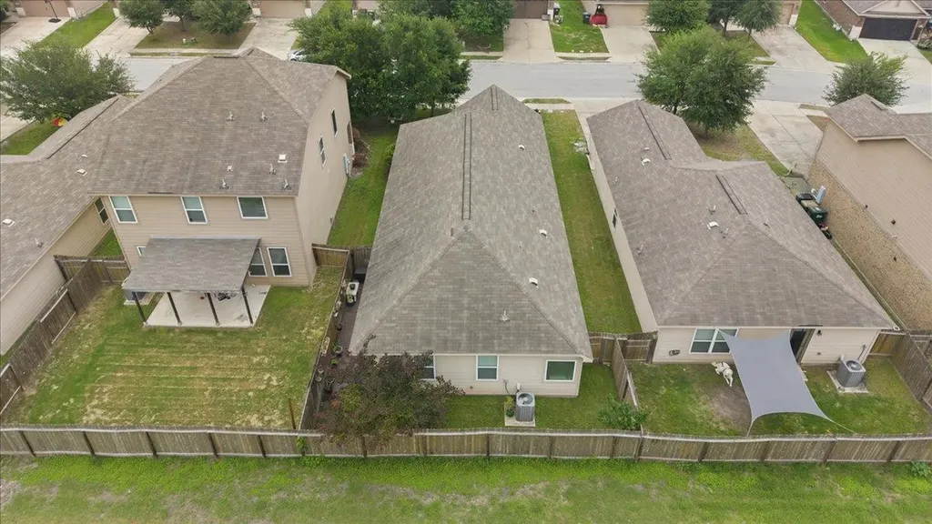 1672 Treeta Trail Kyle TX 78640