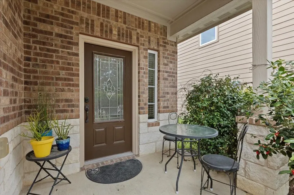 1672 Treeta Trail Kyle TX 78640