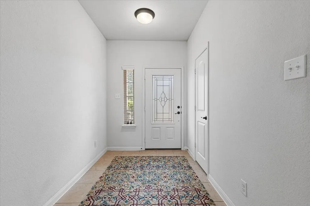 1672 Treeta Trail Kyle TX 78640
