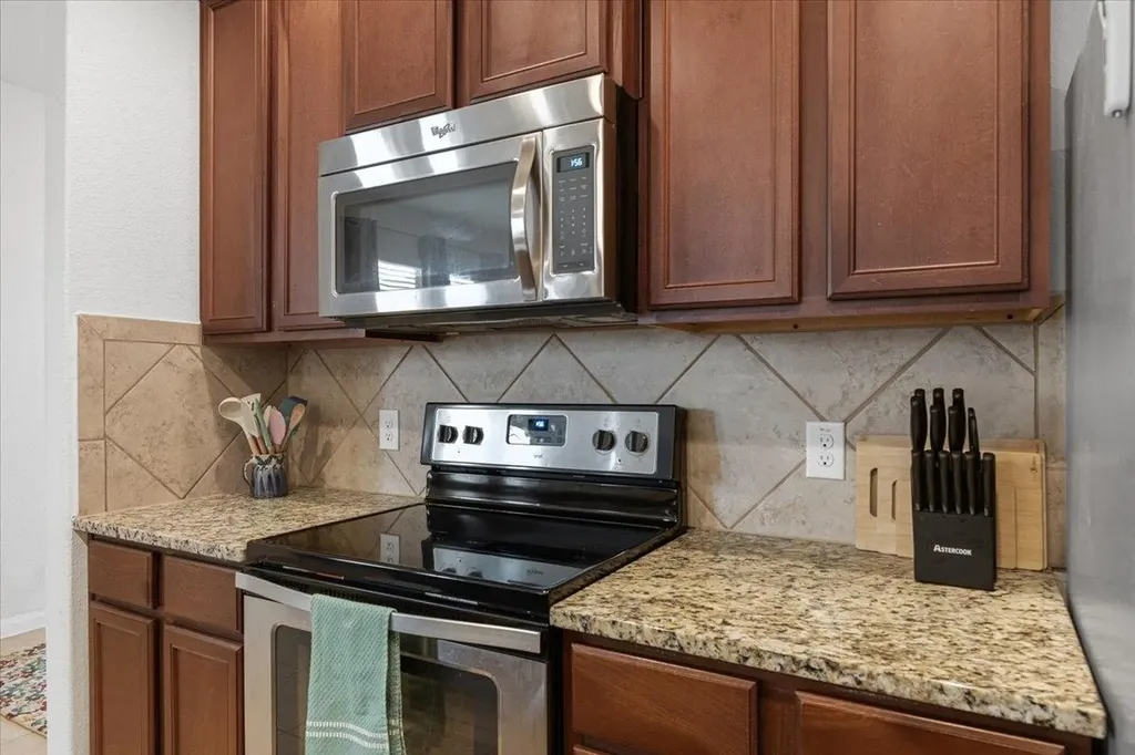 1672 Treeta Trail Kyle TX 78640