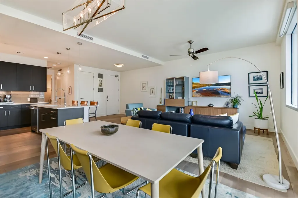 222 West Avenue Austin TX 78701