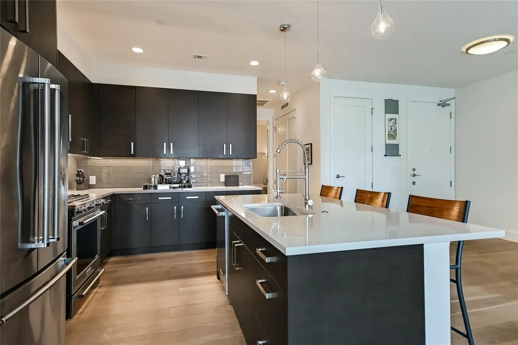 222 West Avenue Austin TX 78701