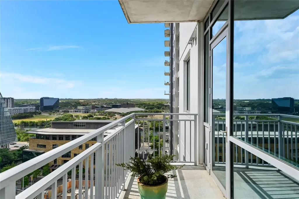 222 West Avenue Austin TX 78701