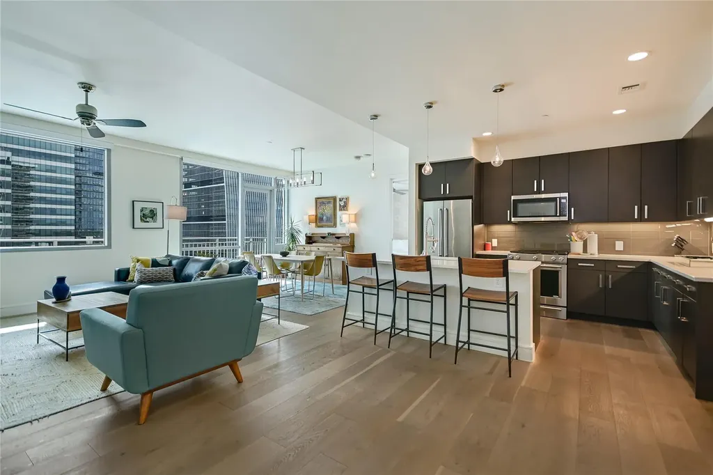 222 West Avenue Austin TX 78701