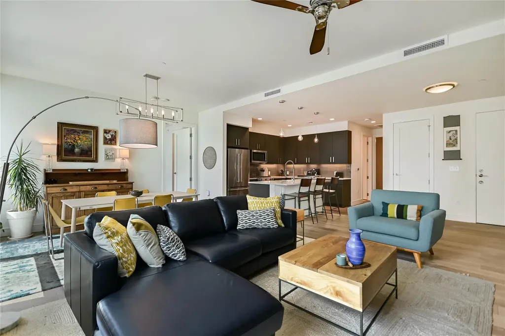 222 West Avenue Austin TX 78701