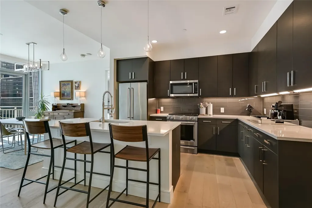 222 West Avenue Austin TX 78701