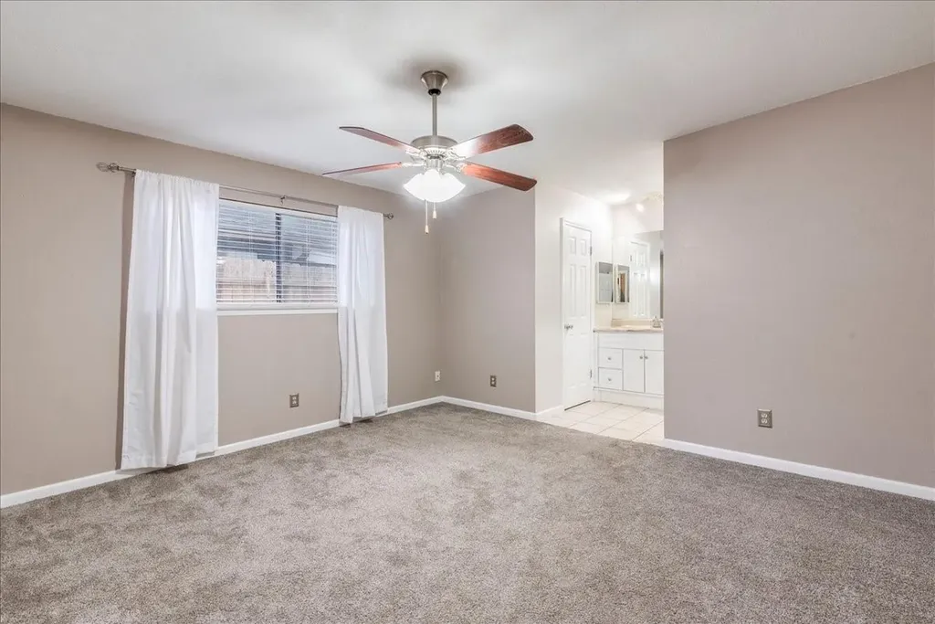 7204 Towering Oaks Drive Austin TX 78745