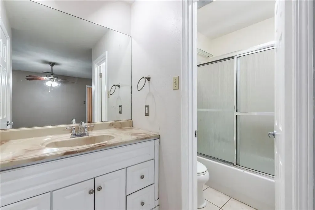 7204 Towering Oaks Drive Austin TX 78745