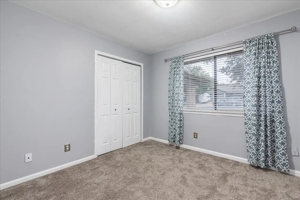7204 Towering Oaks Drive Austin TX 78745