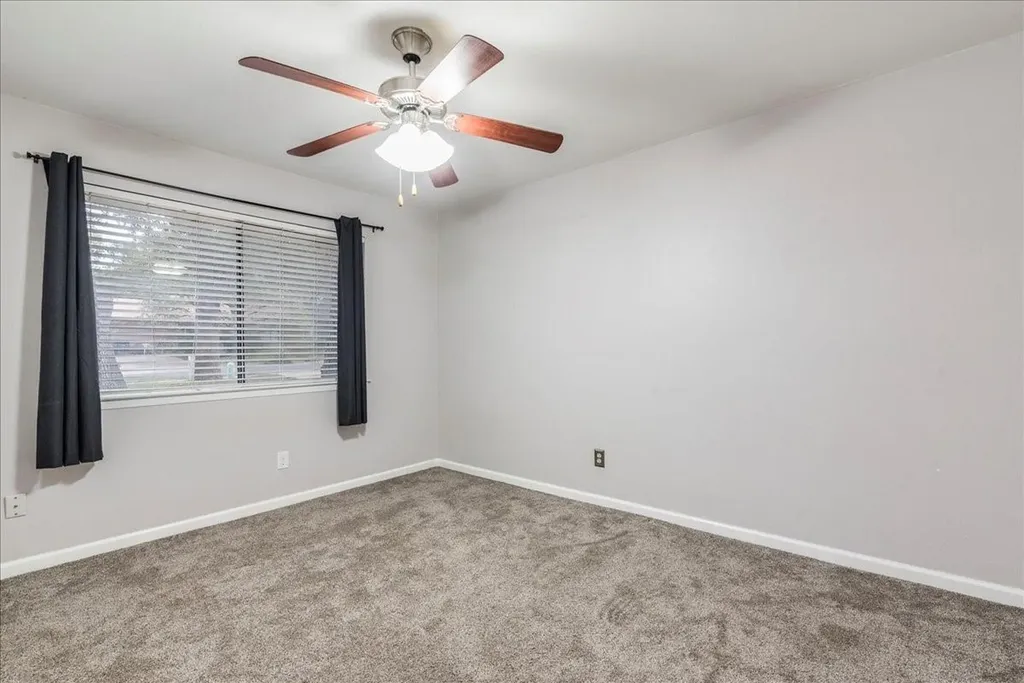 7204 Towering Oaks Drive Austin TX 78745