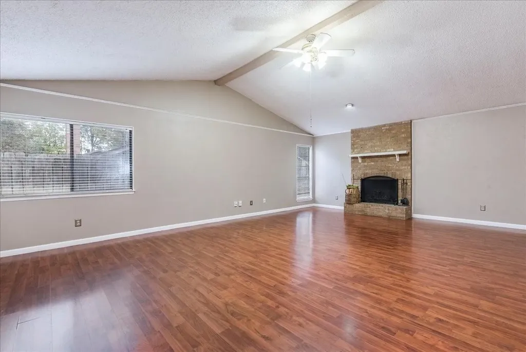 7204 Towering Oaks Drive Austin TX 78745
