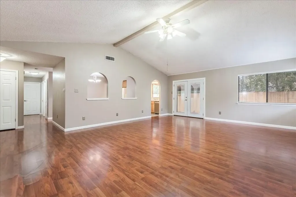 7204 Towering Oaks Drive Austin TX 78745