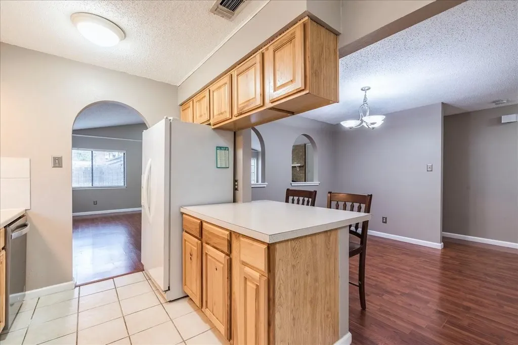 7204 Towering Oaks Drive Austin TX 78745