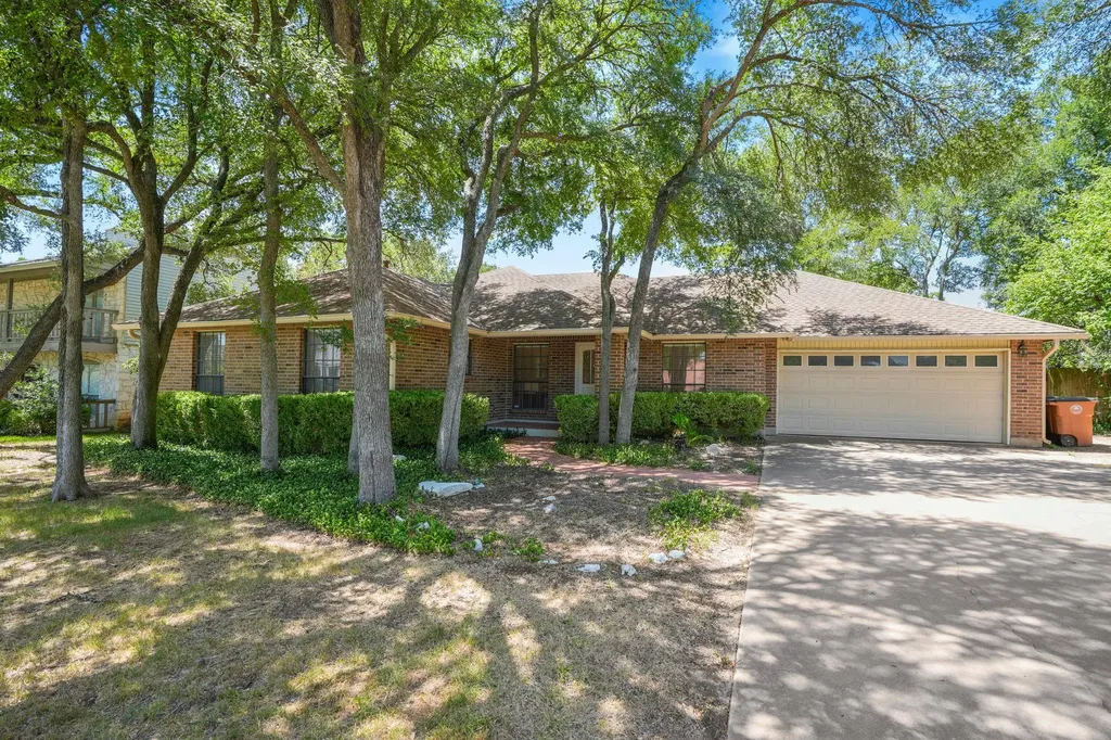 2116 Wychwood Drive Austin TX 78746