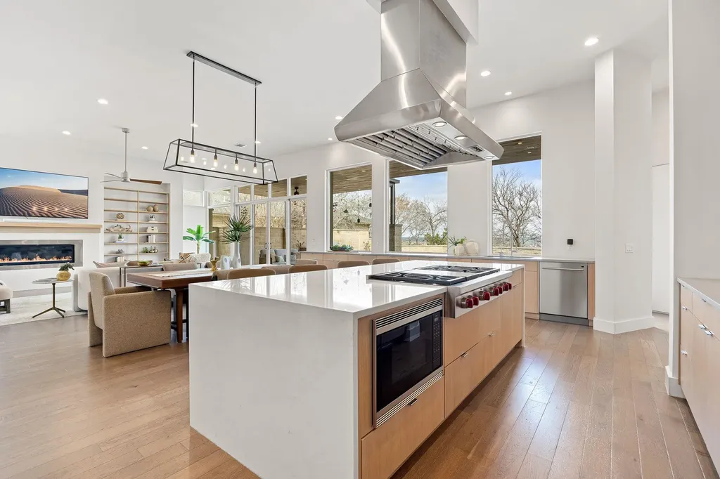 6504 W Courtyard Drive Austin TX 78730
