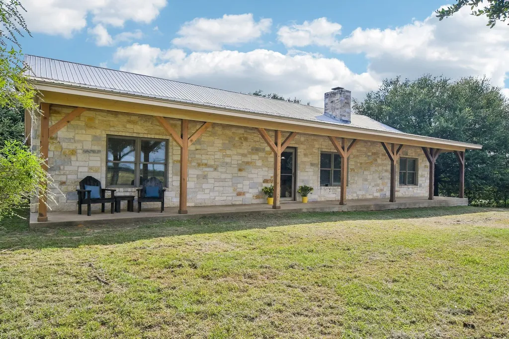 387 Goertz Drive Red Rock TX 78662