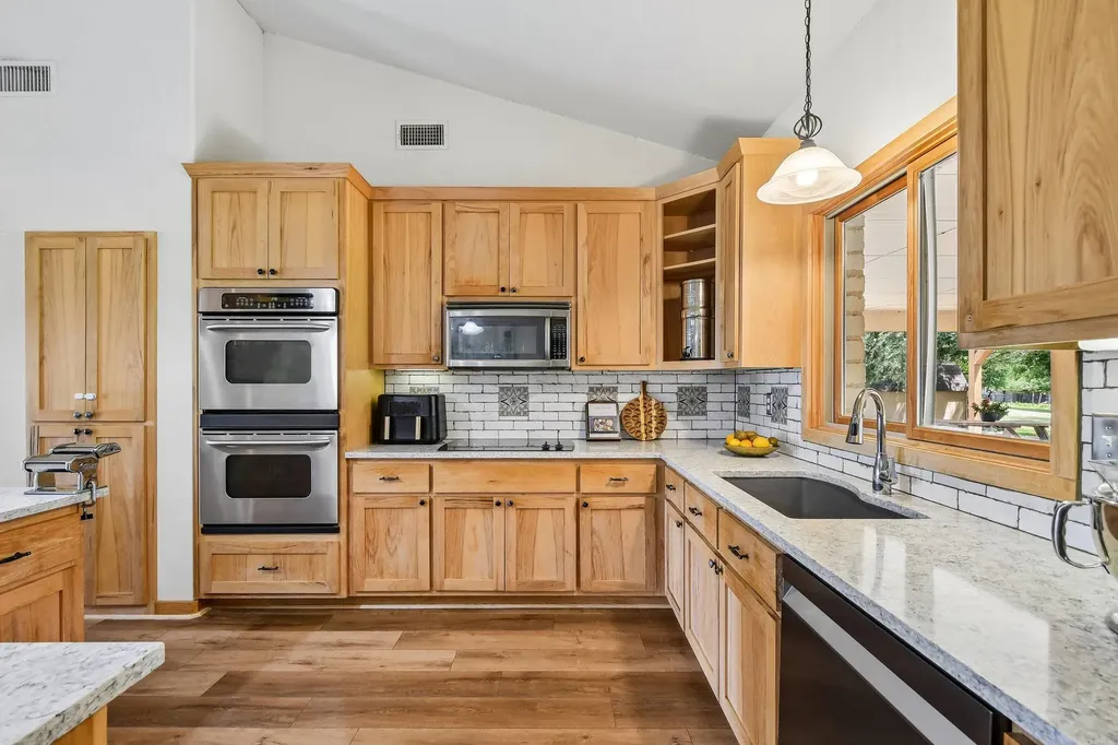 387 Goertz Drive Red Rock TX 78662