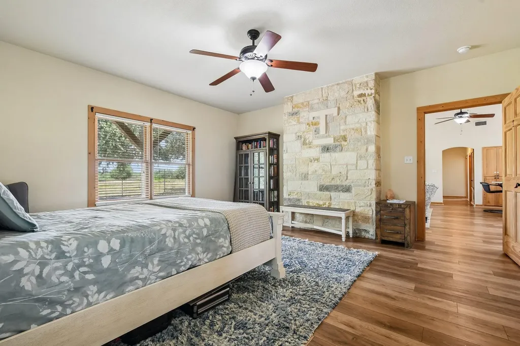 387 Goertz Drive Red Rock TX 78662