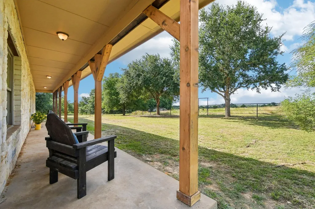 387 Goertz Drive Red Rock TX 78662