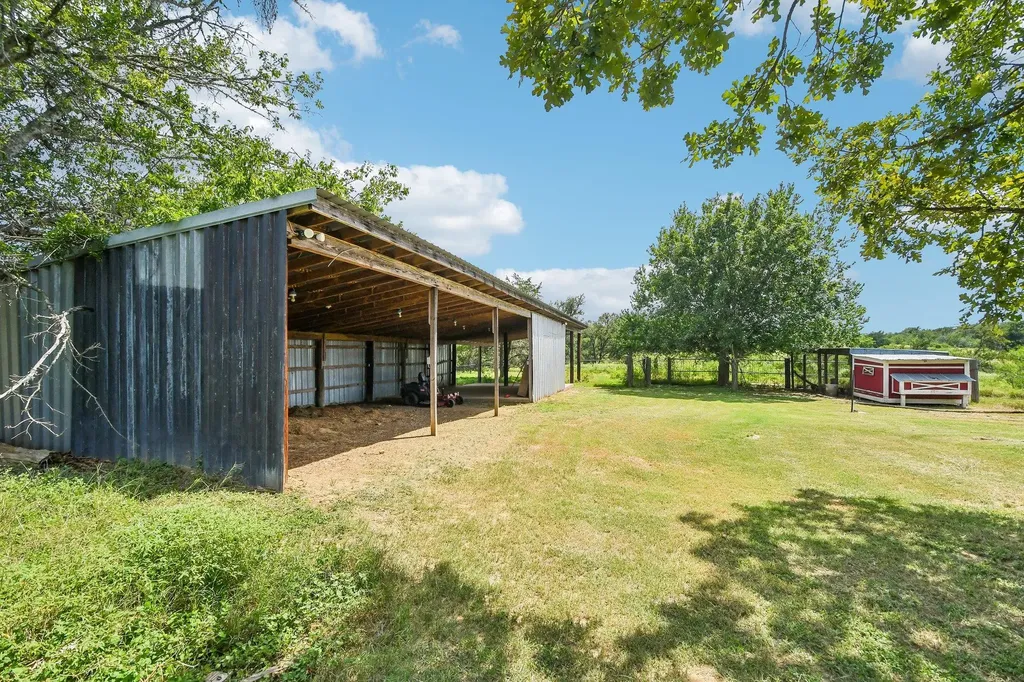 387 Goertz Drive Red Rock TX 78662