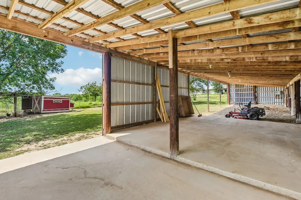 387 Goertz Drive Red Rock TX 78662