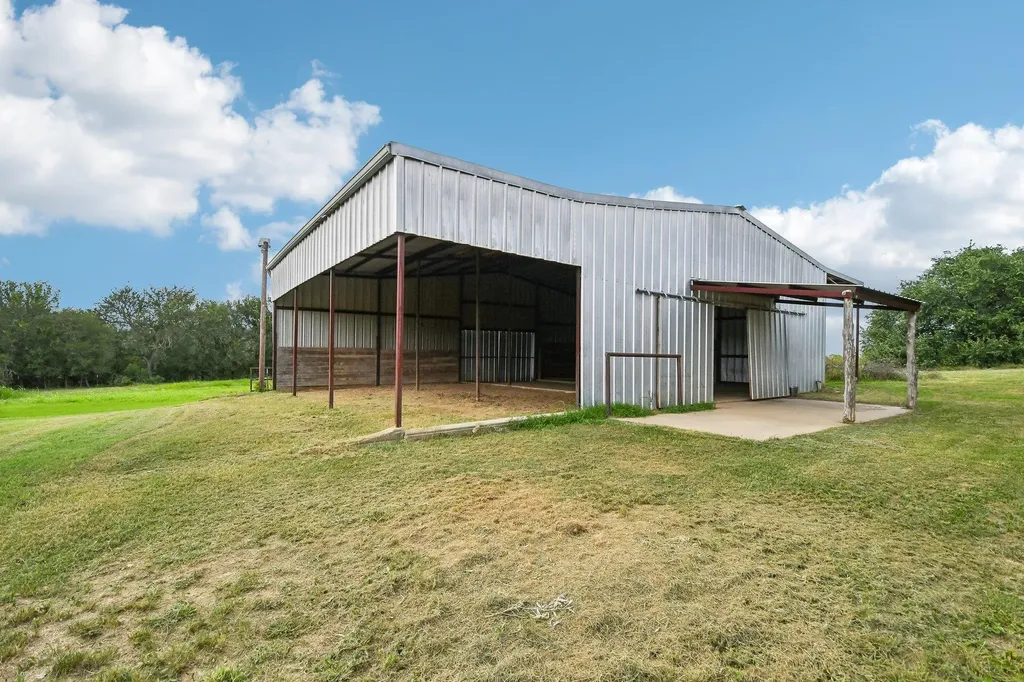 387 Goertz Drive Red Rock TX 78662