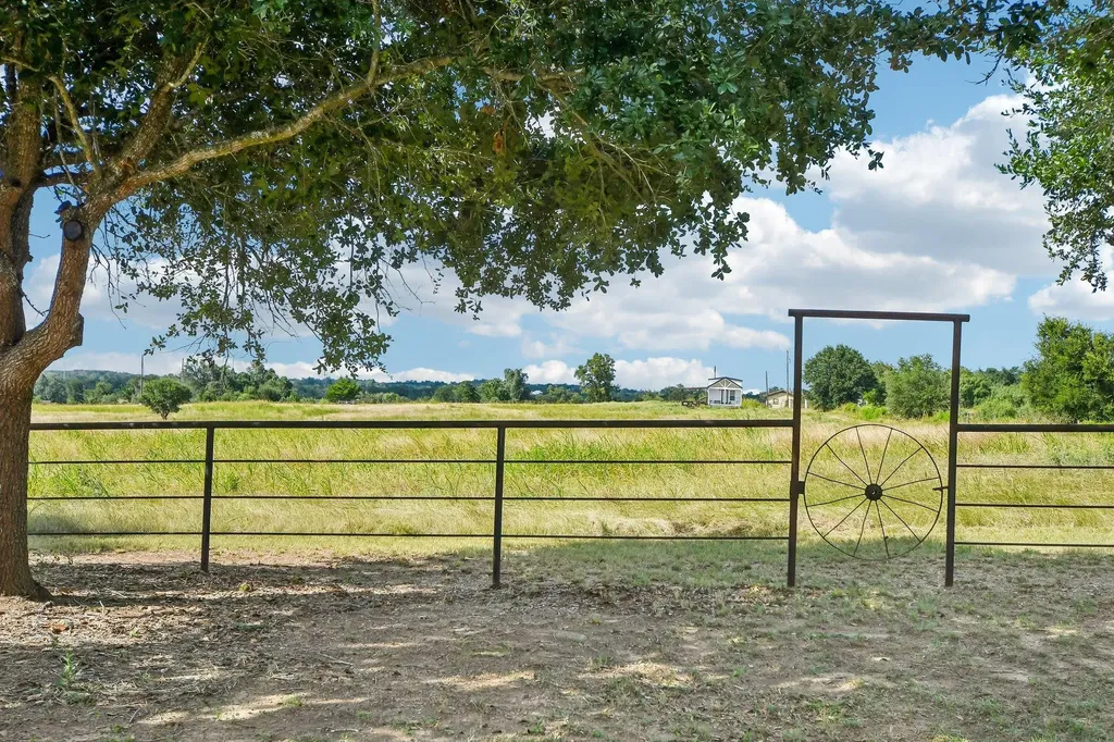387 Goertz Drive Red Rock TX 78662