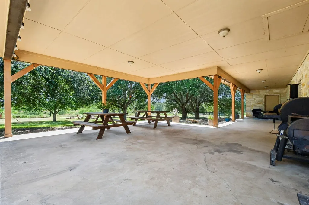 387 Goertz Drive Red Rock TX 78662