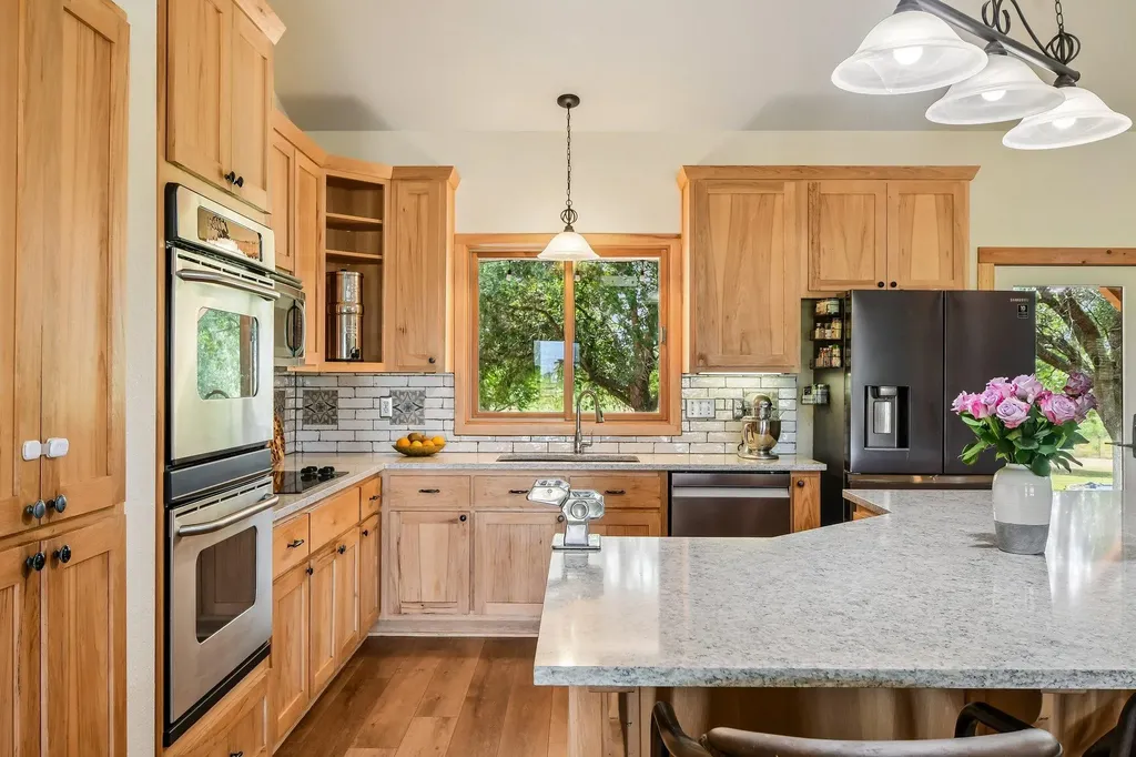 387 Goertz Drive Red Rock TX 78662
