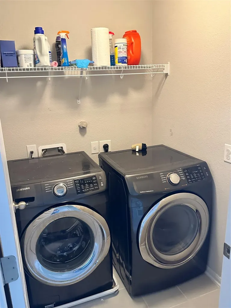 1269 Nevarez Kyle TX 78640