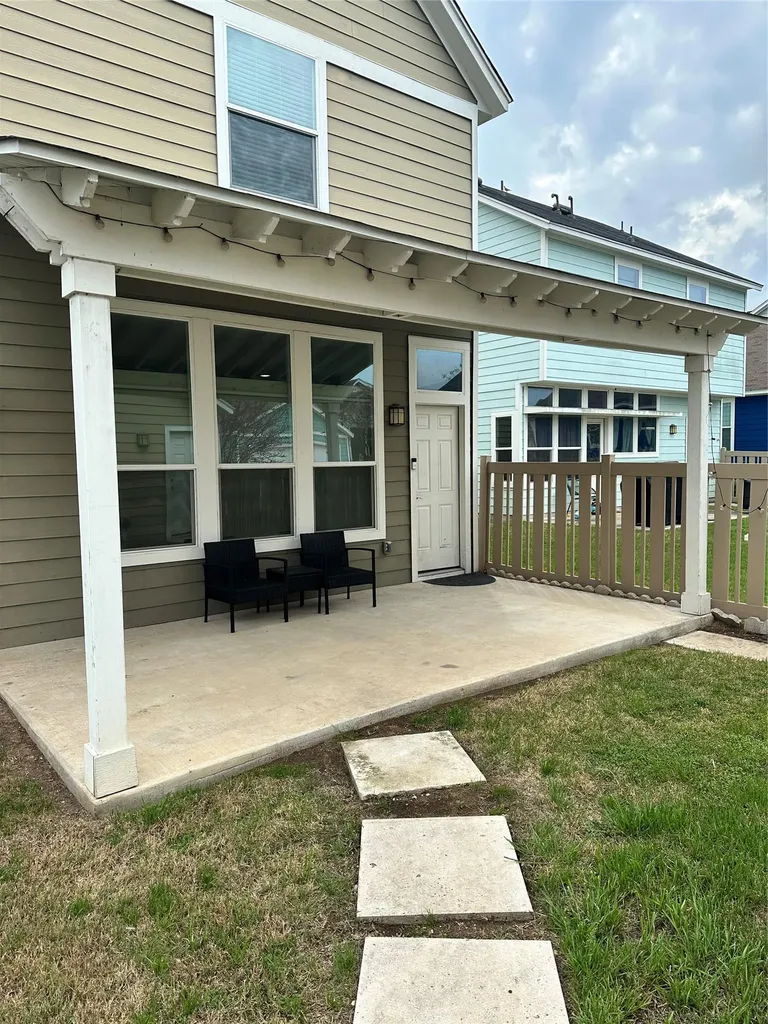 1269 Nevarez Kyle TX 78640