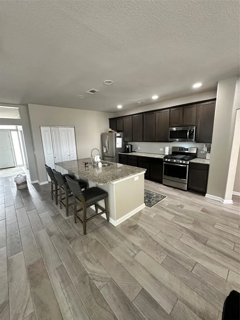 1269 Nevarez Kyle TX 78640