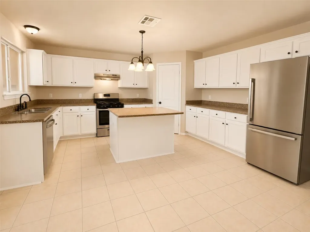 1531 Brandi Circle Kyle TX 78640