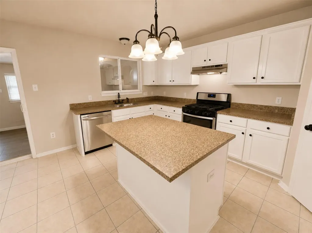 1531 Brandi Circle Kyle TX 78640