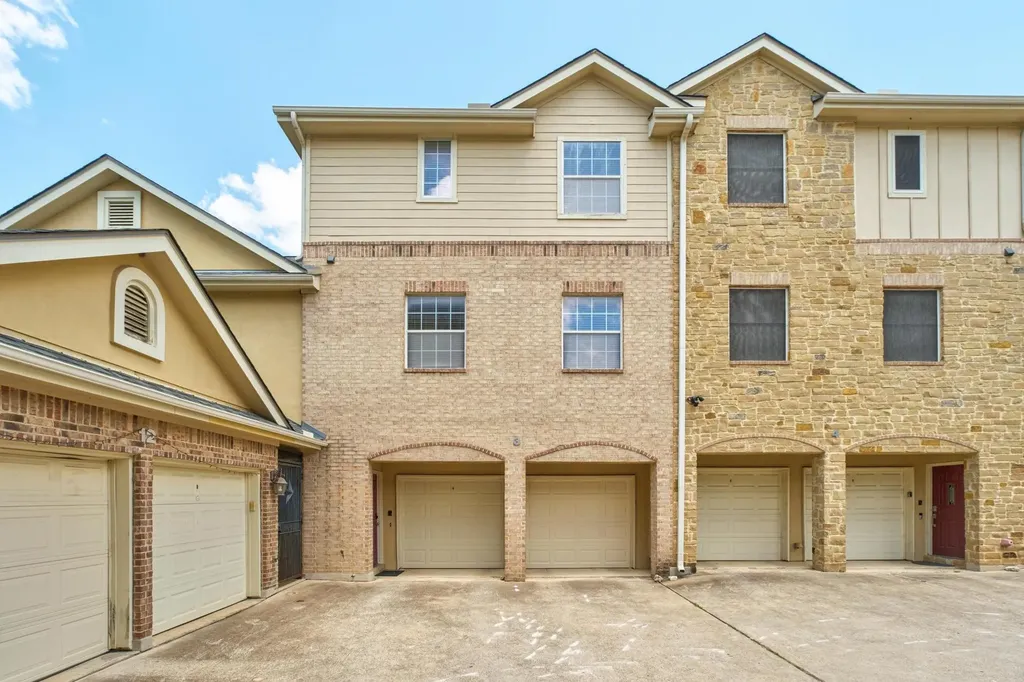 1402 Parker Lane Austin TX 78741