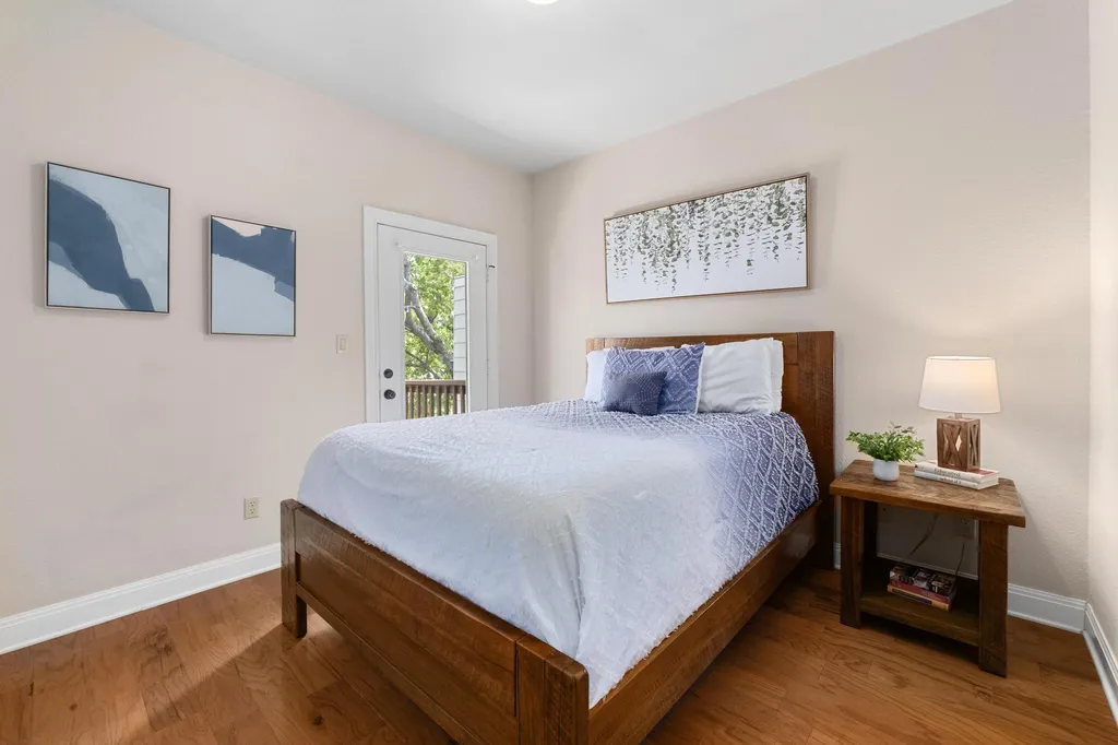 1402 Parker Lane Austin TX 78741