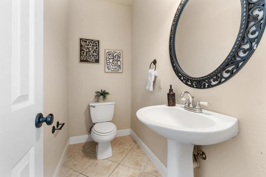 1402 Parker Lane Austin TX 78741