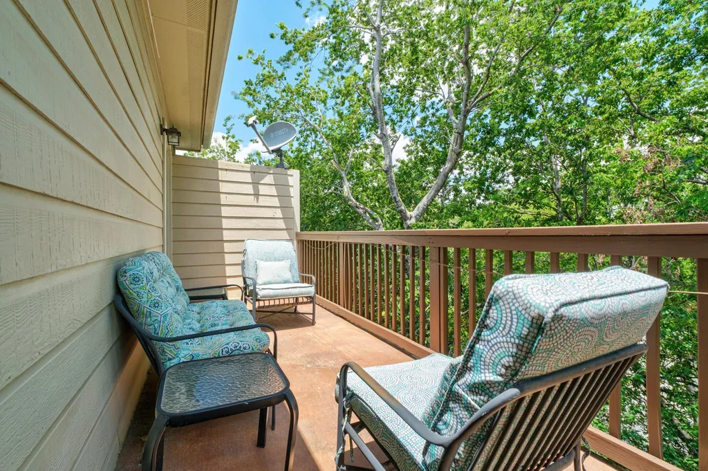 1402 Parker Lane Austin TX 78741