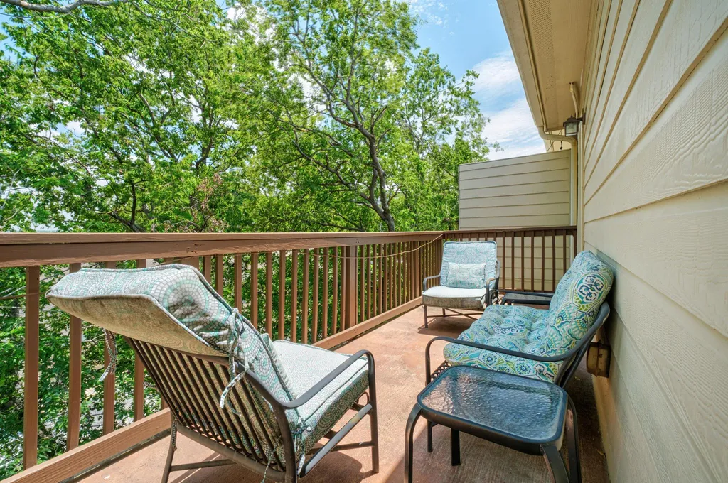 1402 Parker Lane Austin TX 78741