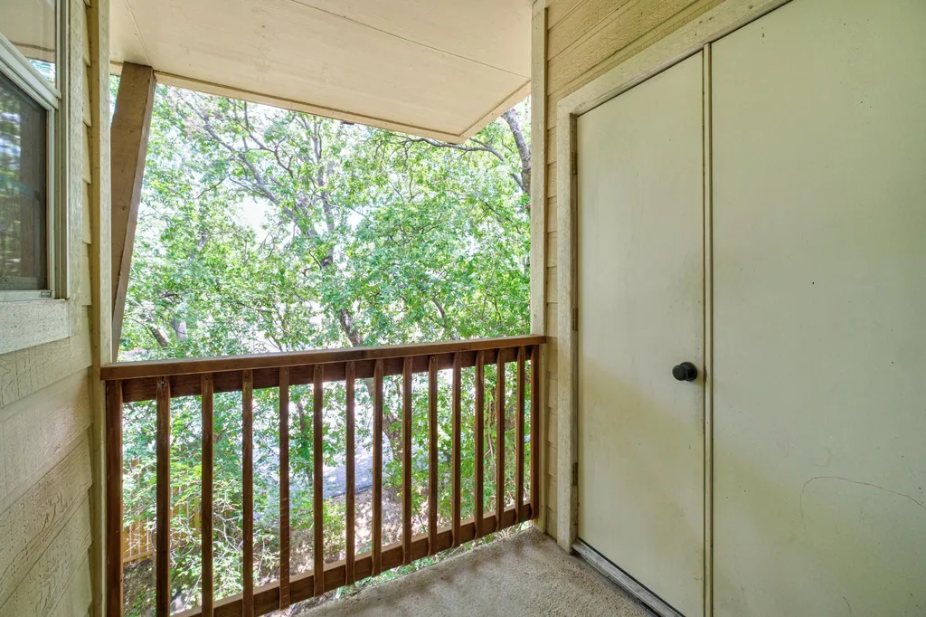 1402 Parker Lane Austin TX 78741