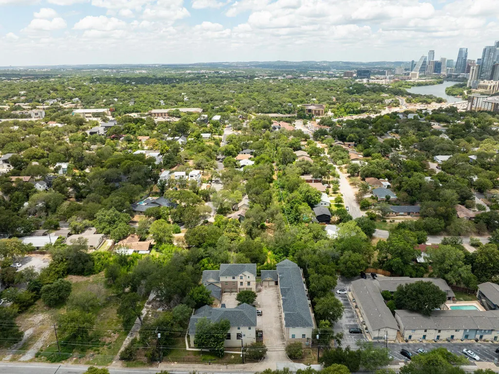 1402 Parker Lane Austin TX 78741