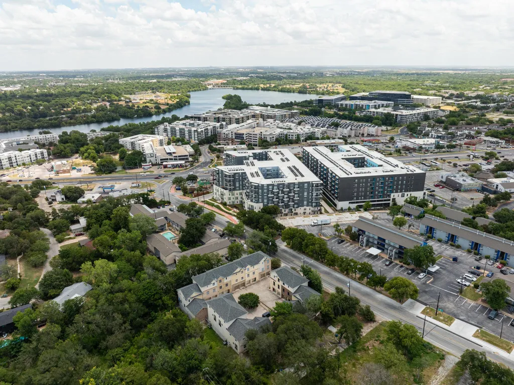 1402 Parker Lane Austin TX 78741