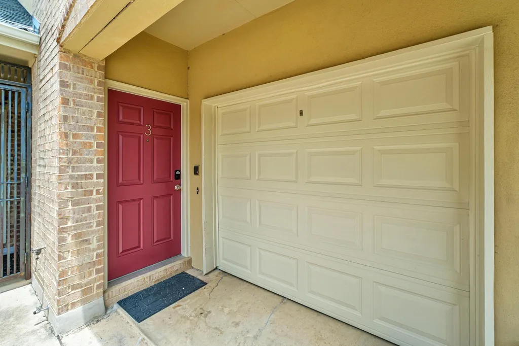 1402 Parker Lane Austin TX 78741