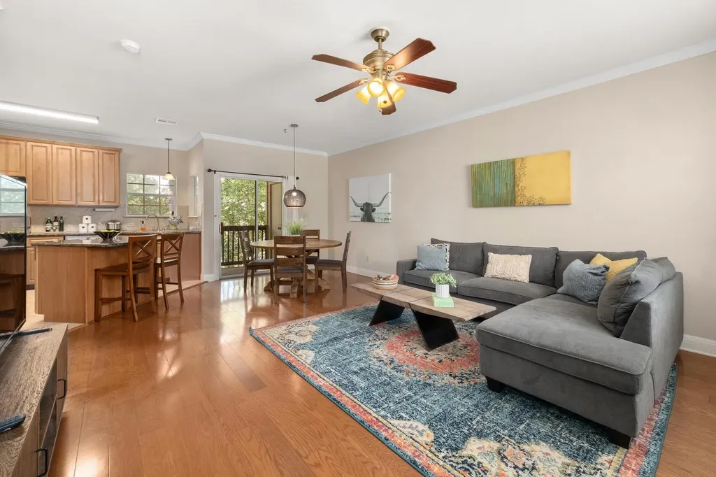 1402 Parker Lane Austin TX 78741