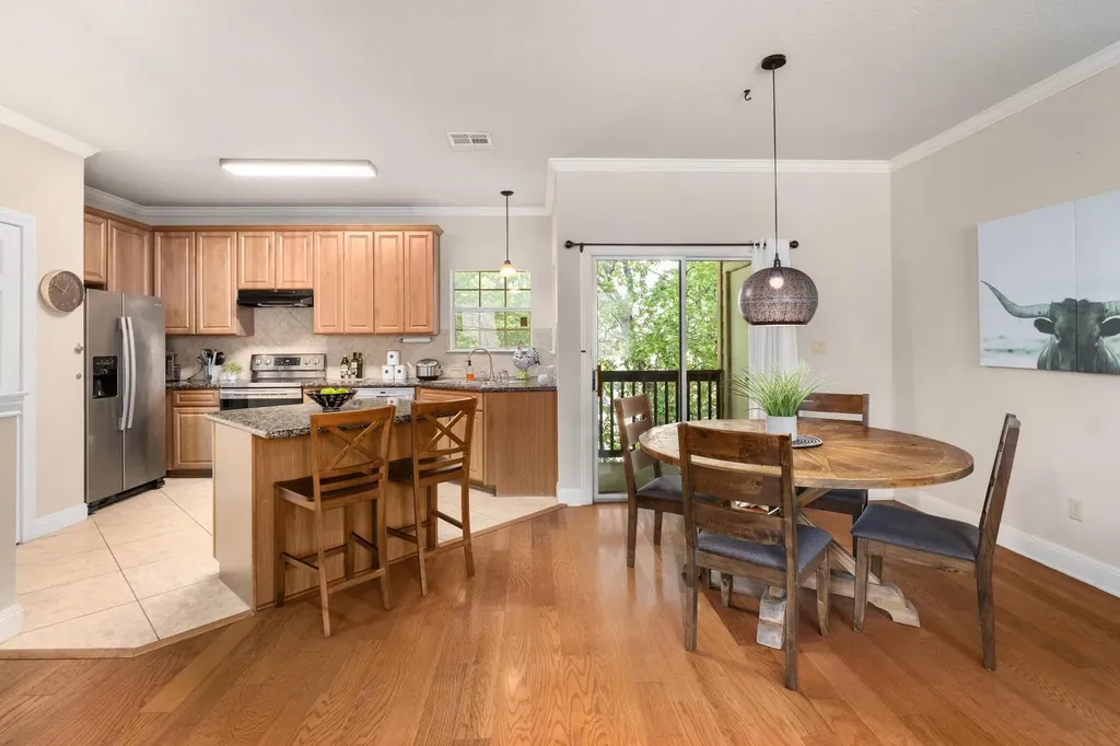 1402 Parker Lane Austin TX 78741