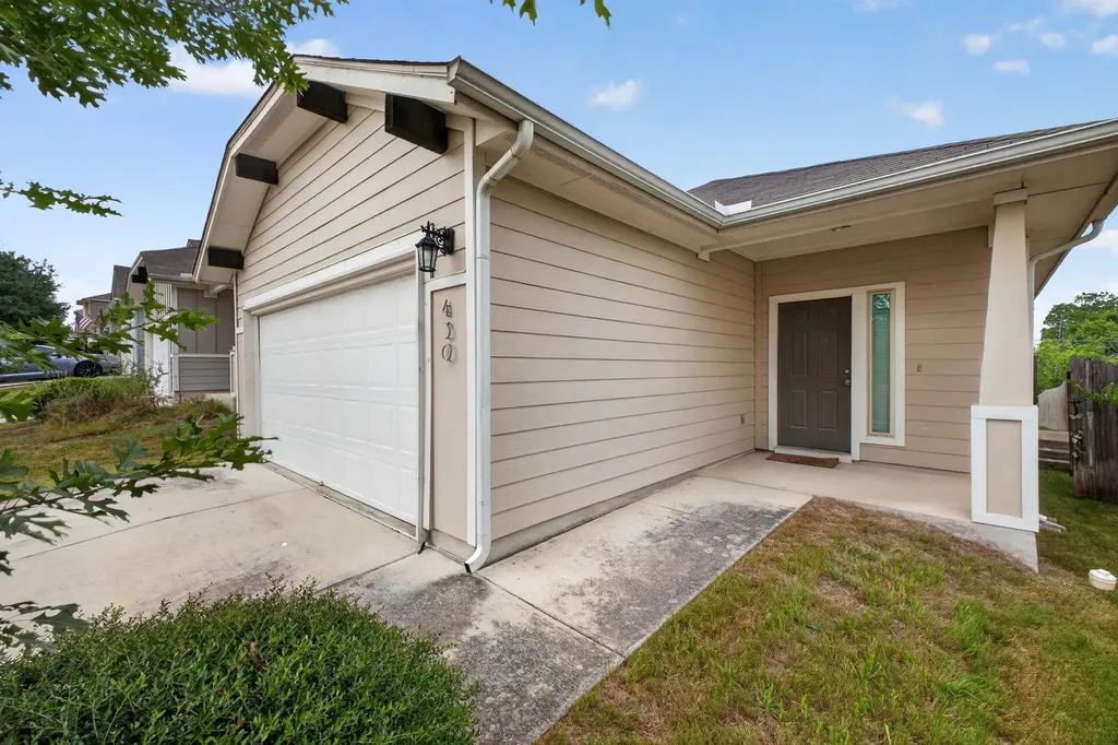 430 Twisted Oaks Lane Buda TX 78610
