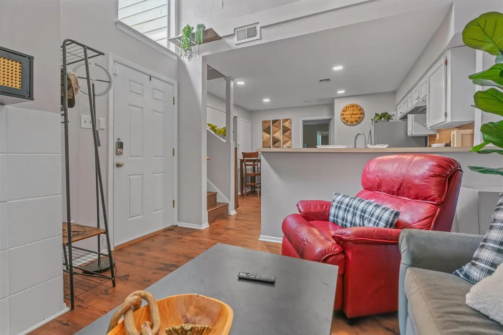 5608 Cougar Drive Austin TX 78745