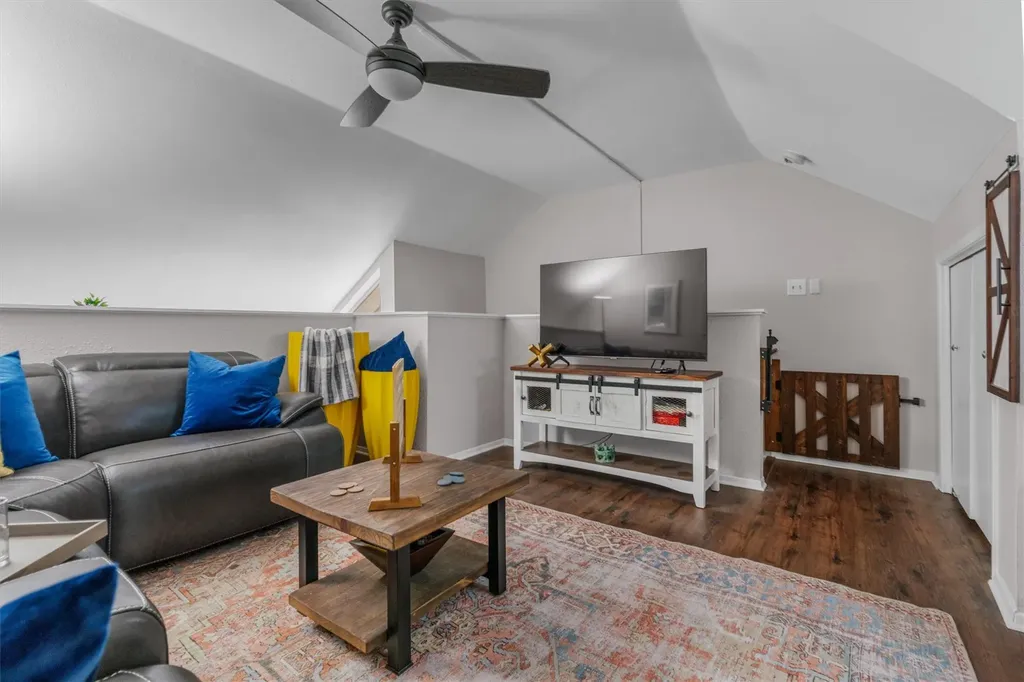 5608 Cougar Drive Austin TX 78745