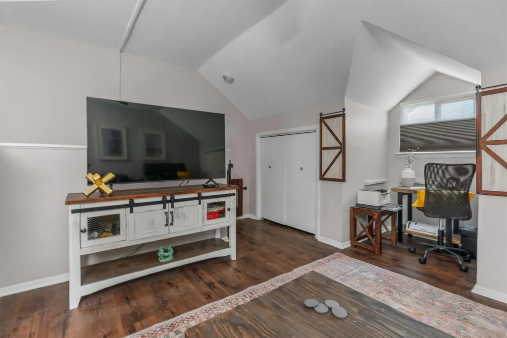 5608 Cougar Drive Austin TX 78745